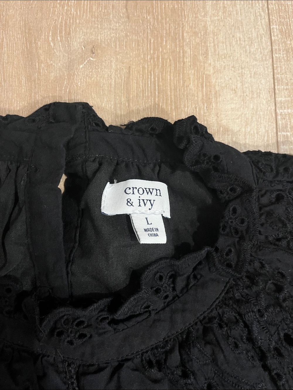 crown & ivy Black Eyelet Flutter Sleeve Top - Picture 2 of 2